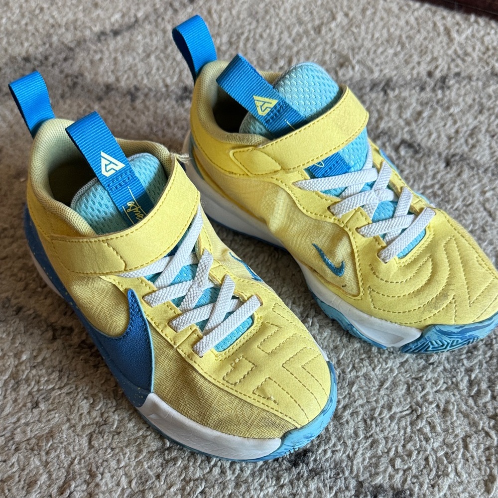 Giannis Antetokounmpo freak 5 sneaker - Kids Yellow and Blue
